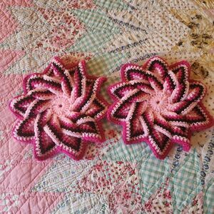 2 Hand Crochet Spiral Pot Holder / Hot Pad